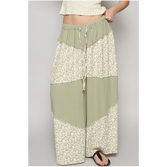 POL Pants - POL Mint Floral Print Color Block Wide leg Pants
